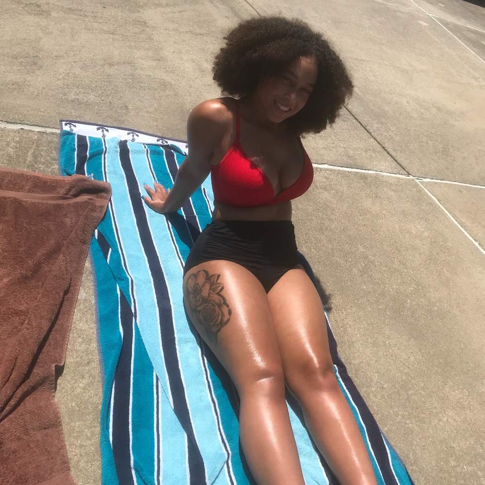 Meet your Posher, Kalee